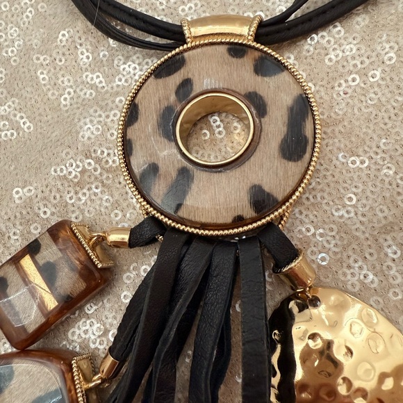 NWT Chico’s Animal STATEMENT Necklace and earrings - Picture 3 of 9